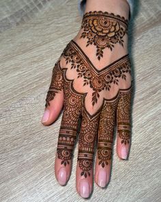 easy back hand mehndi design