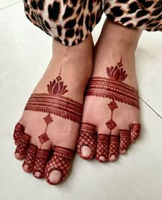 easy back hand mehndi design