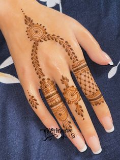 easy back hand mehndi design