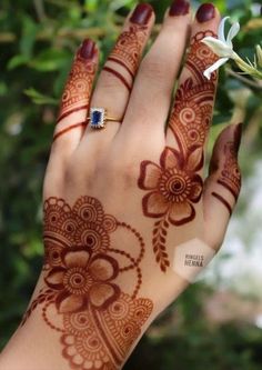 easy back hand mehndi design