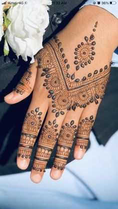 easy back hand mehndi design