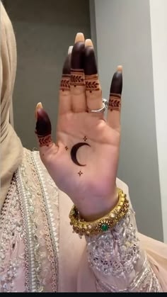 easy back hand mehndi design