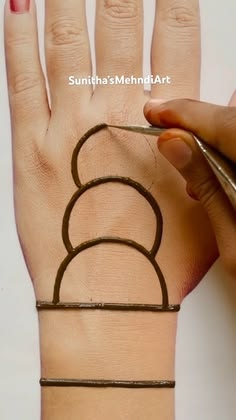 easy back hand mehndi design
