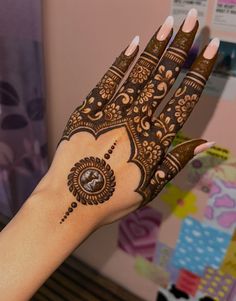easy back hand mehndi design