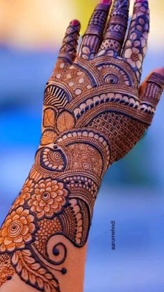 easy stylish full hand mehndi design