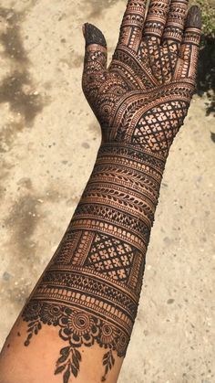 easy stylish full hand mehndi design