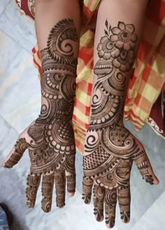 easy stylish full hand mehndi design