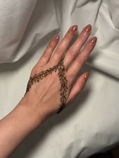 easy stylish full hand mehndi design