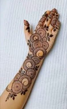 easy stylish full hand mehndi design