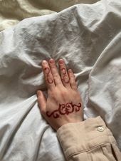 easy stylish full hand mehndi design