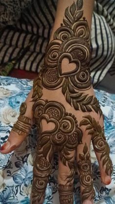 easy stylish full hand mehndi design