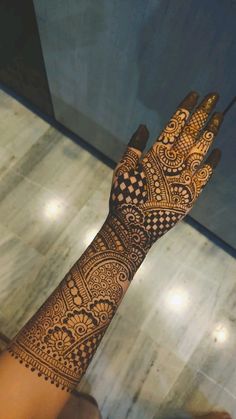 easy stylish full hand mehndi design