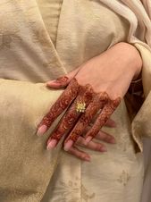 easy stylish full hand mehndi design