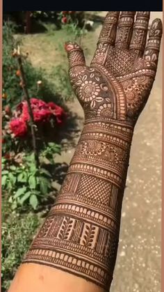 easy stylish full hand mehndi design
