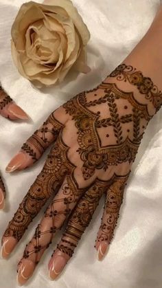 easy stylish full hand mehndi design