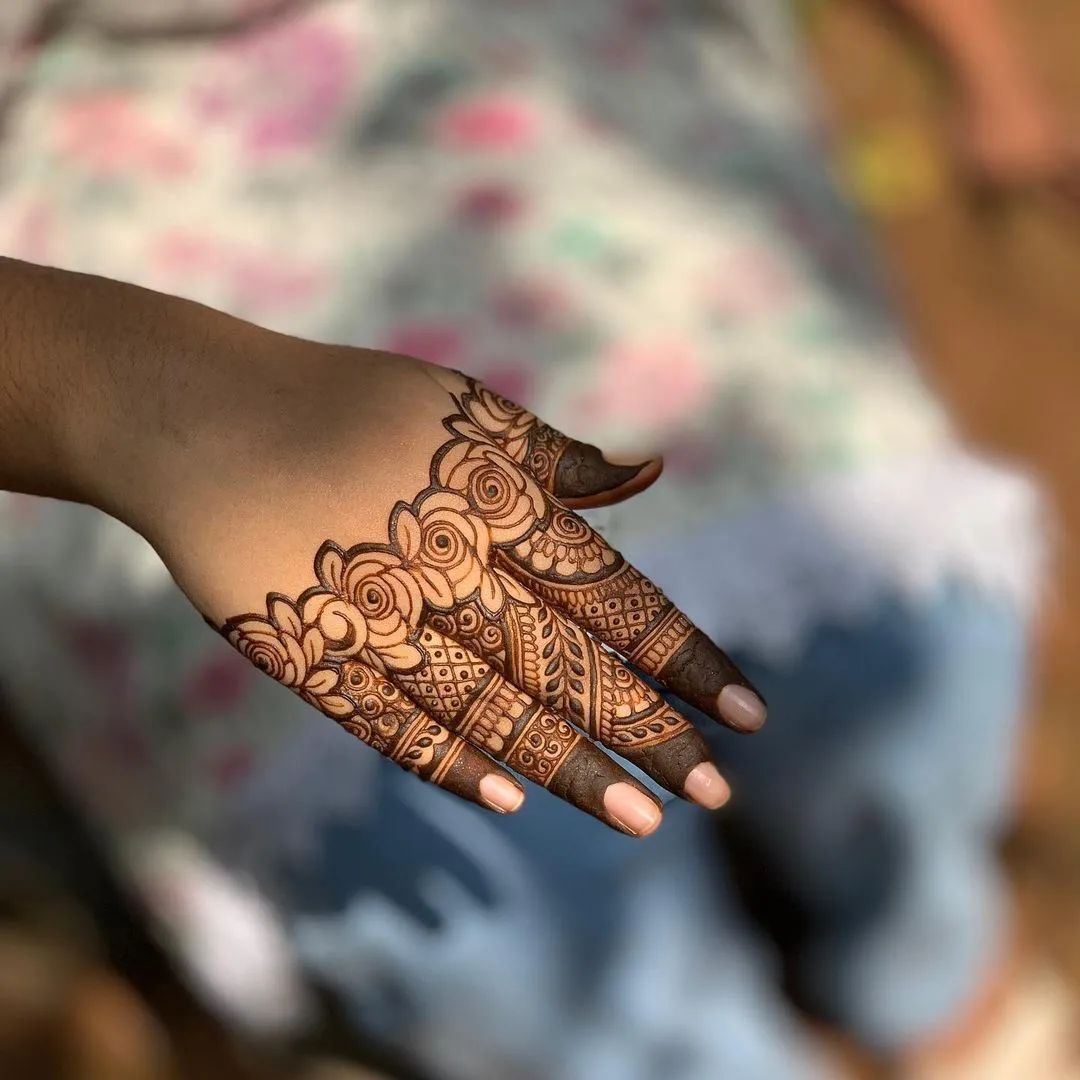 easy simple finger mehndi design