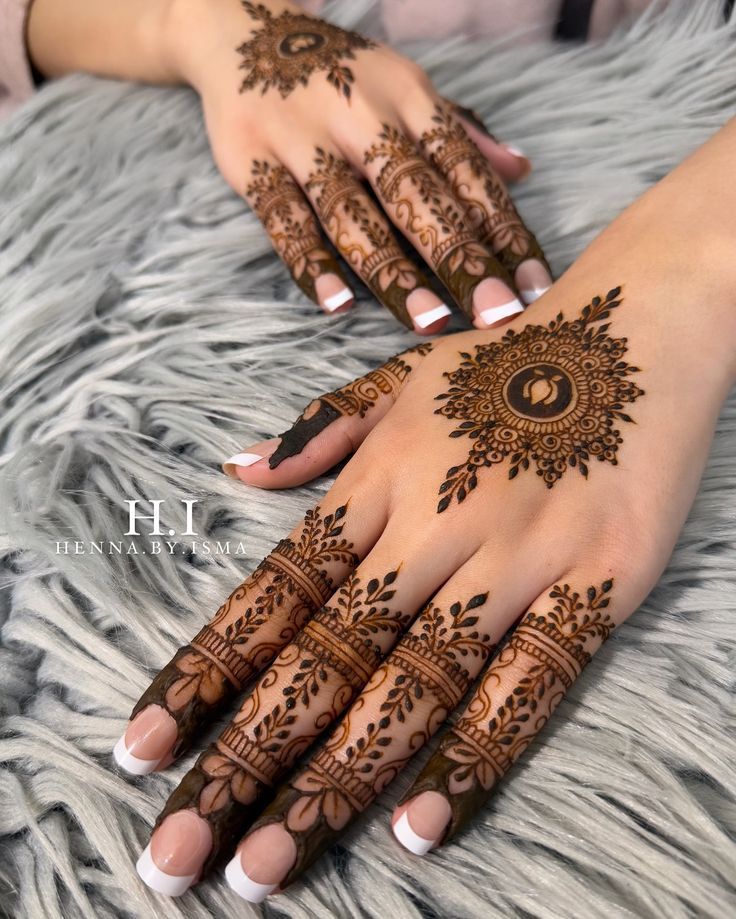 easy simple finger mehndi design