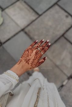 easy simple finger mehndi design