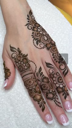 easy simple finger mehndi design