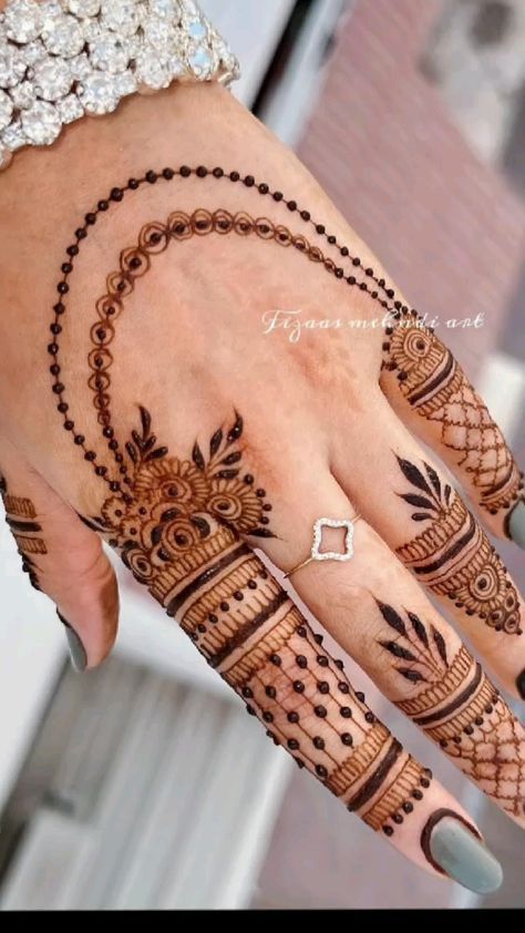 easy simple finger mehndi design