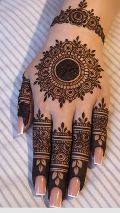 easy simple finger mehndi design