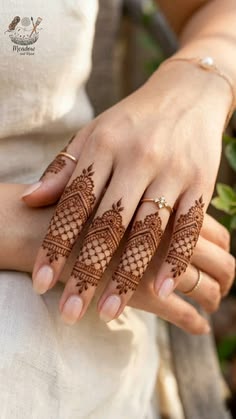 easy simple finger mehndi design