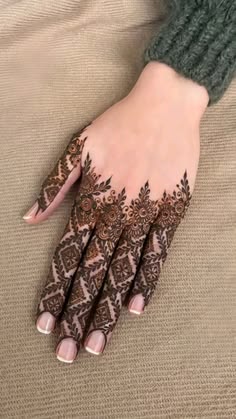 easy simple finger mehndi design