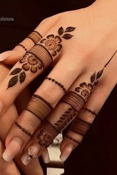 easy simple finger mehndi design