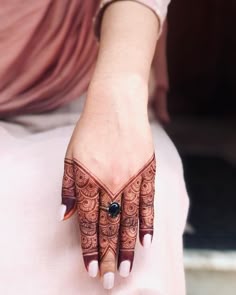 easy simple finger mehndi design