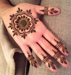 front hand simple mehndi design