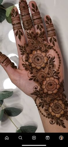 front hand simple mehndi design