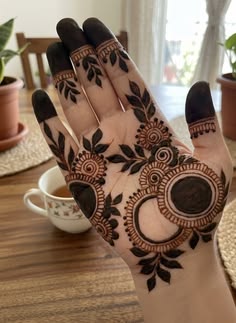 front hand simple mehndi design