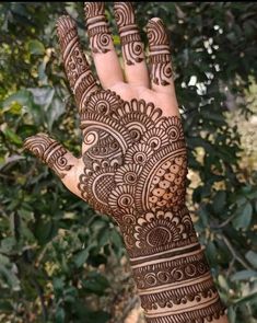 front hand simple mehndi design