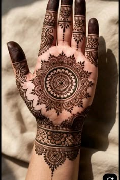 front hand simple mehndi design