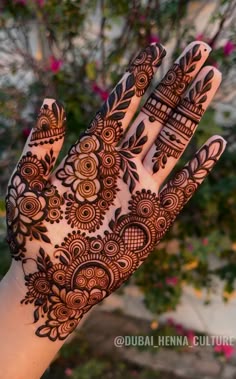 front hand simple mehndi design