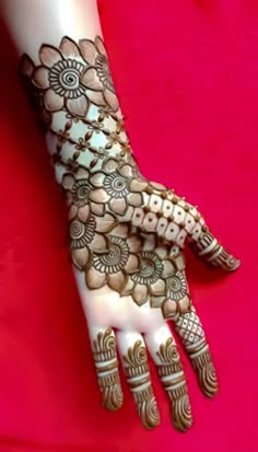 front hand simple mehndi design