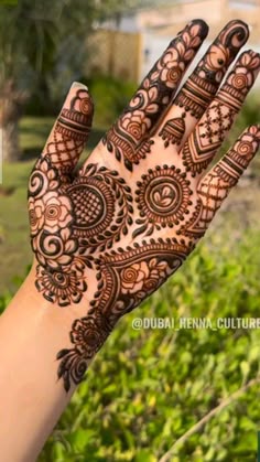 front hand simple mehndi design