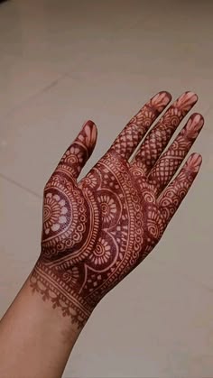 front hand simple mehndi design