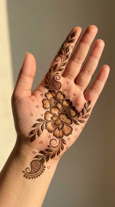 front hand simple mehndi design
