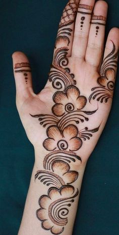 front hand simple mehndi design