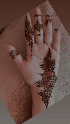 front hand simple mehndi design aesthetic easy and beautiful