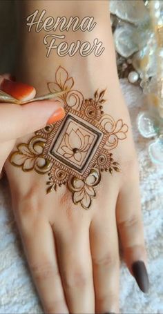 front hand simple mehndi design aesthetic easy and beautiful