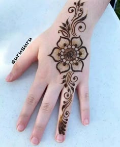 front hand simple mehndi design aesthetic easy and beautiful