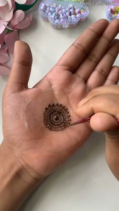 front hand simple mehndi design aesthetic easy and beautiful
