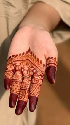 front hand simple mehndi design aesthetic easy and beautiful