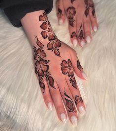 front hand simple mehndi design aesthetic easy and beautiful
