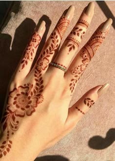 front hand simple mehndi design aesthetic easy and beautiful