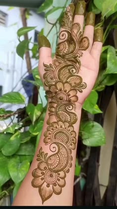 front hand simple mehndi design aesthetic easy and beautiful