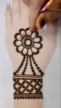 front hand simple mehndi design aesthetic easy and beautiful