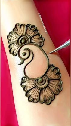 front hand simple mehndi design aesthetic easy and beautiful